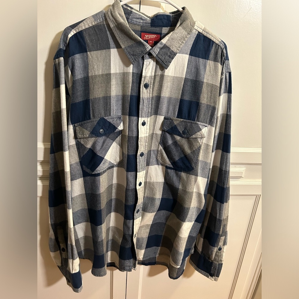 Arizona Jean Co. Plaid Flannel XXL Longe Sleeve Button Down Shirt.
